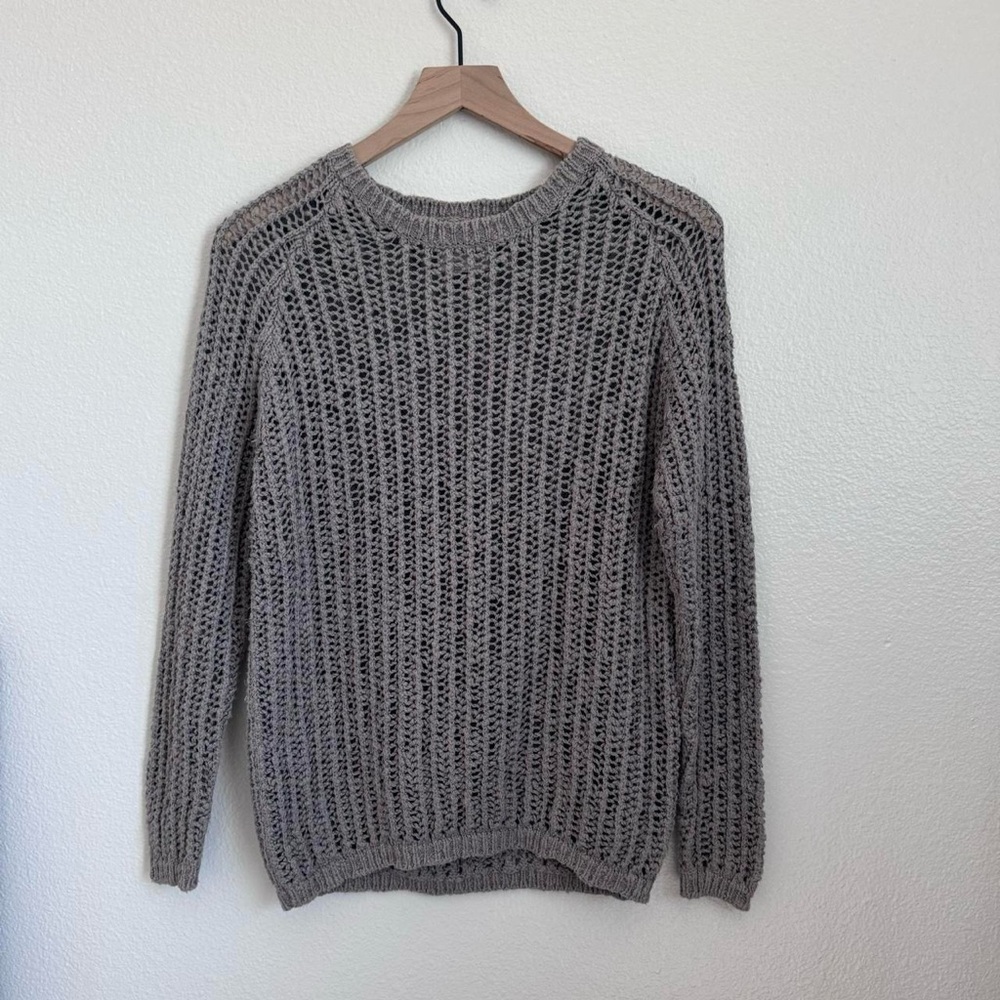 Pull Over Gray Open Stitch  Sweater Size XS